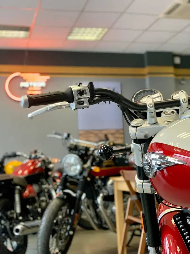 Royal Enfield Super Meteor 650 (2023 - 26) (2)