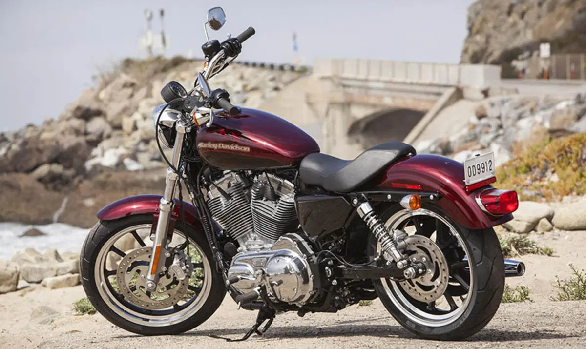 Harley-Davidson Sportster 883 SuperLow (2010 - 16) - XL 883L (2)