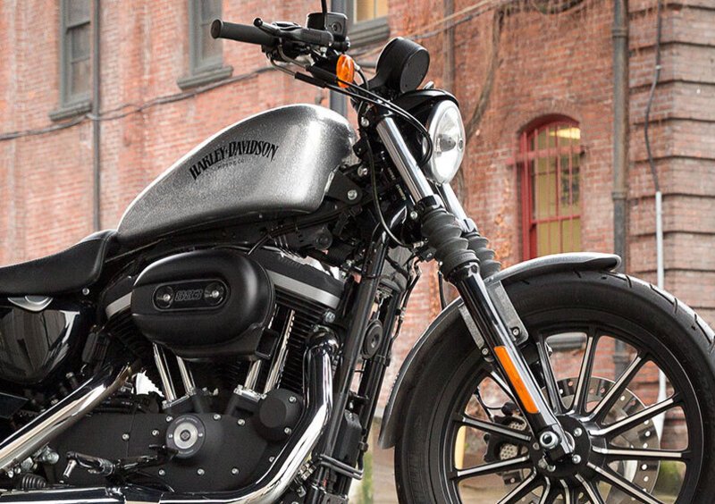 Harley-Davidson Sportster 883 Iron (2012 - 14) - XL 883N (3)