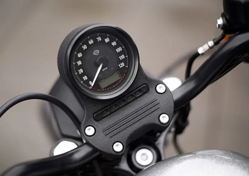 Harley-Davidson Sportster 883 Iron (2012 - 14) - XL 883N (6)
