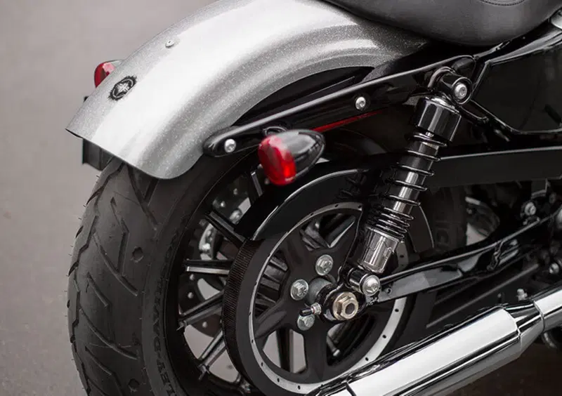 Harley-Davidson Sportster 883 Iron (2012 - 14) - XL 883N (13)