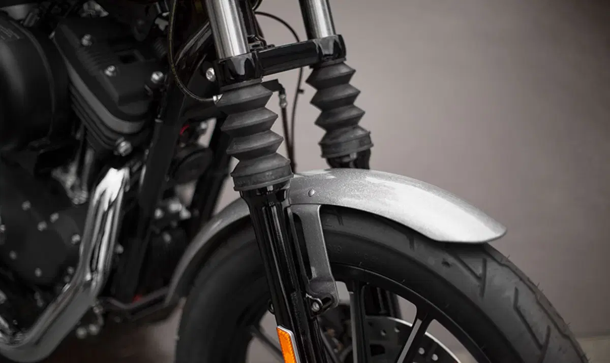 Harley-Davidson Sportster 883 Iron (2014 - 16) - XL 883N (4)