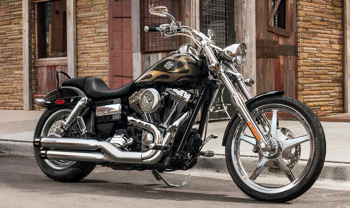 Harley-Davidson Dyna 1690 Wide Glide (2010 - 17) - FXDWG (2)