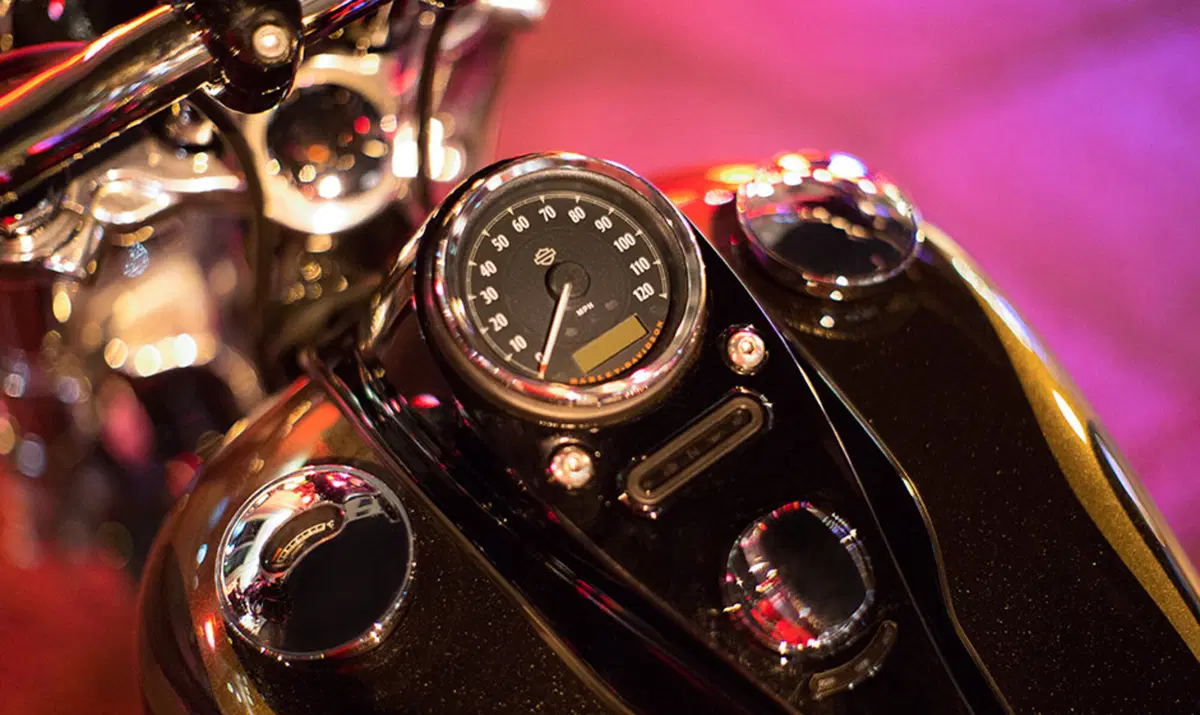 Harley-Davidson Dyna 1690 Wide Glide (2010 - 17) - FXDWG (6)