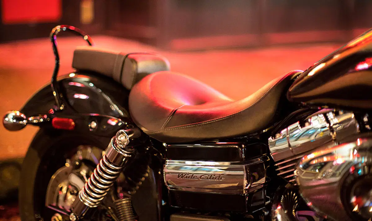 Harley-Davidson Dyna 1690 Wide Glide (2010 - 17) - FXDWG (8)