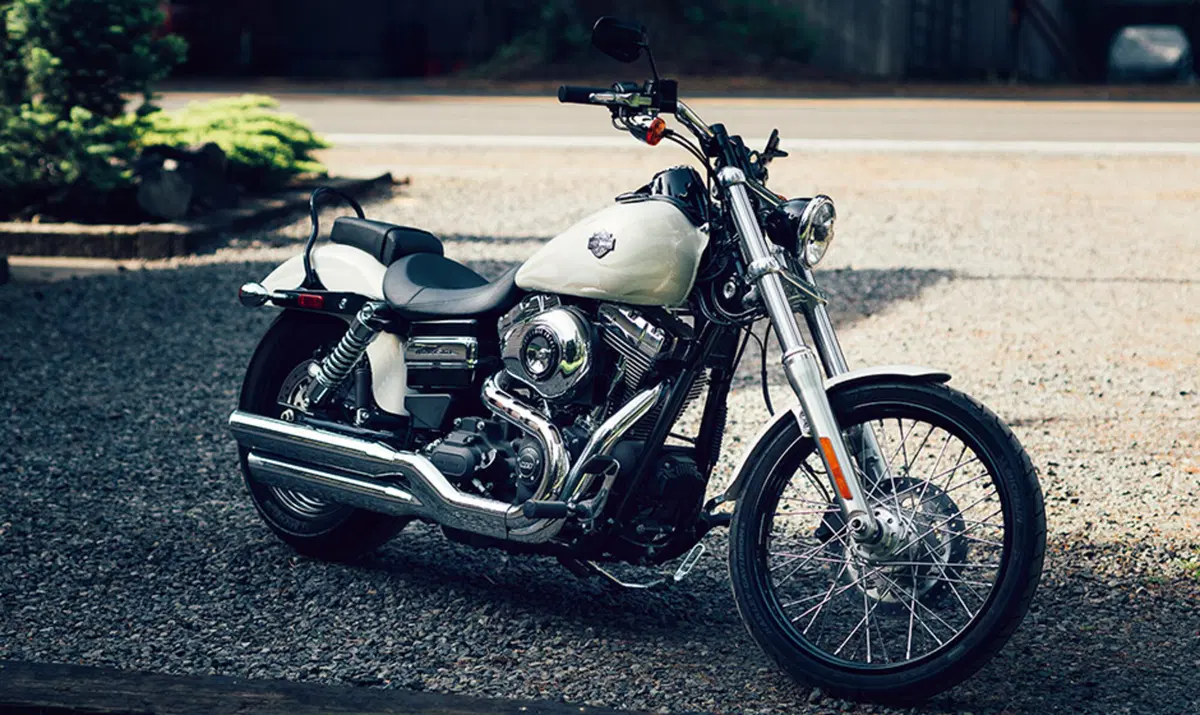 Harley-Davidson Dyna 1690 Wide Glide (2010 - 17) - FXDWG (12)