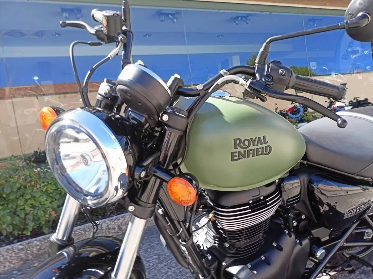 Royal Enfield Meteor 350 (2021 - 26) (4)