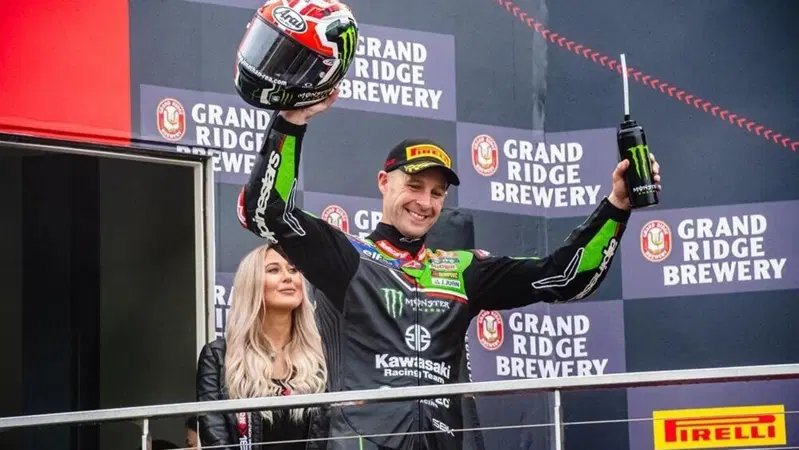 SBK 2023. GP d'Australia. Jonathan Rea: "In alcuni punti ero pi&ugrave; veloce io, in altri Alvaro Bautista"