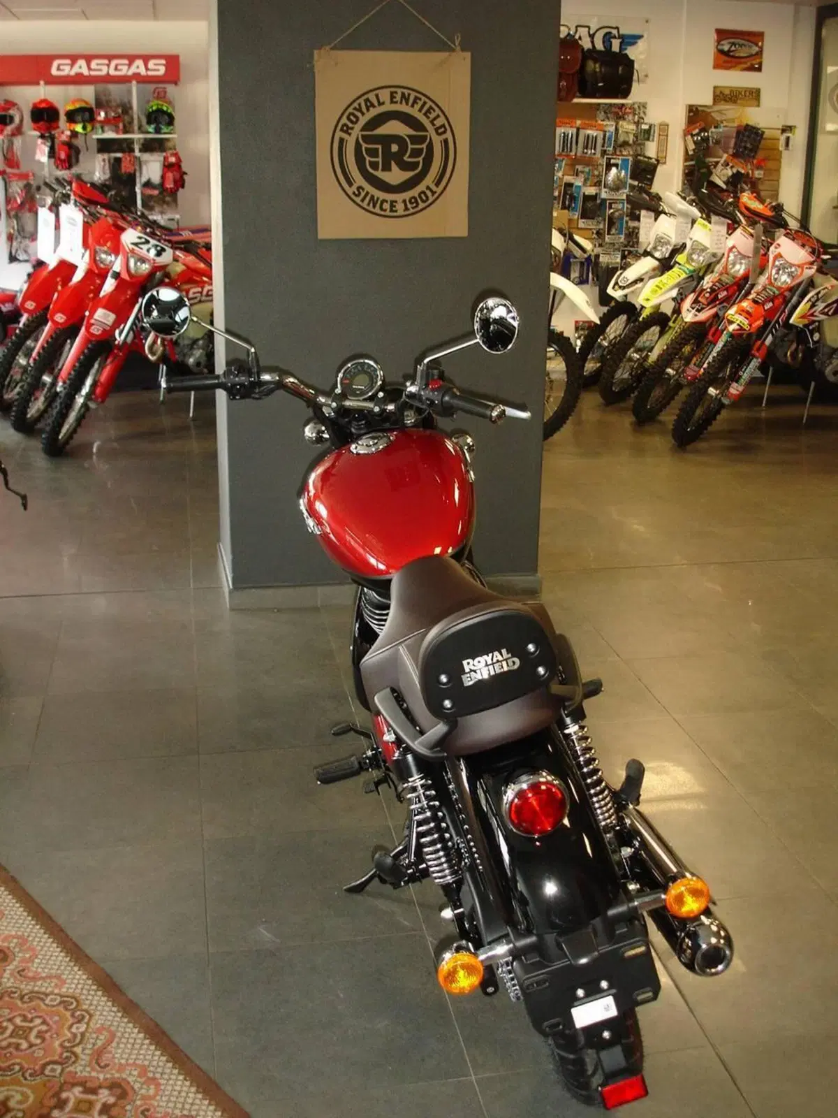 Royal Enfield Meteor 350 (2021 - 26) (4)