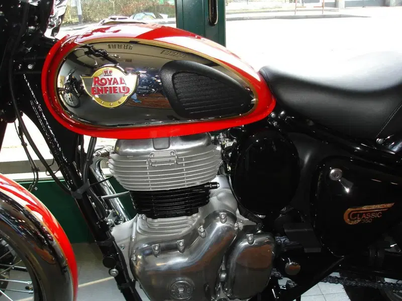 Royal Enfield Classic 350 (2021 - 26) (2)