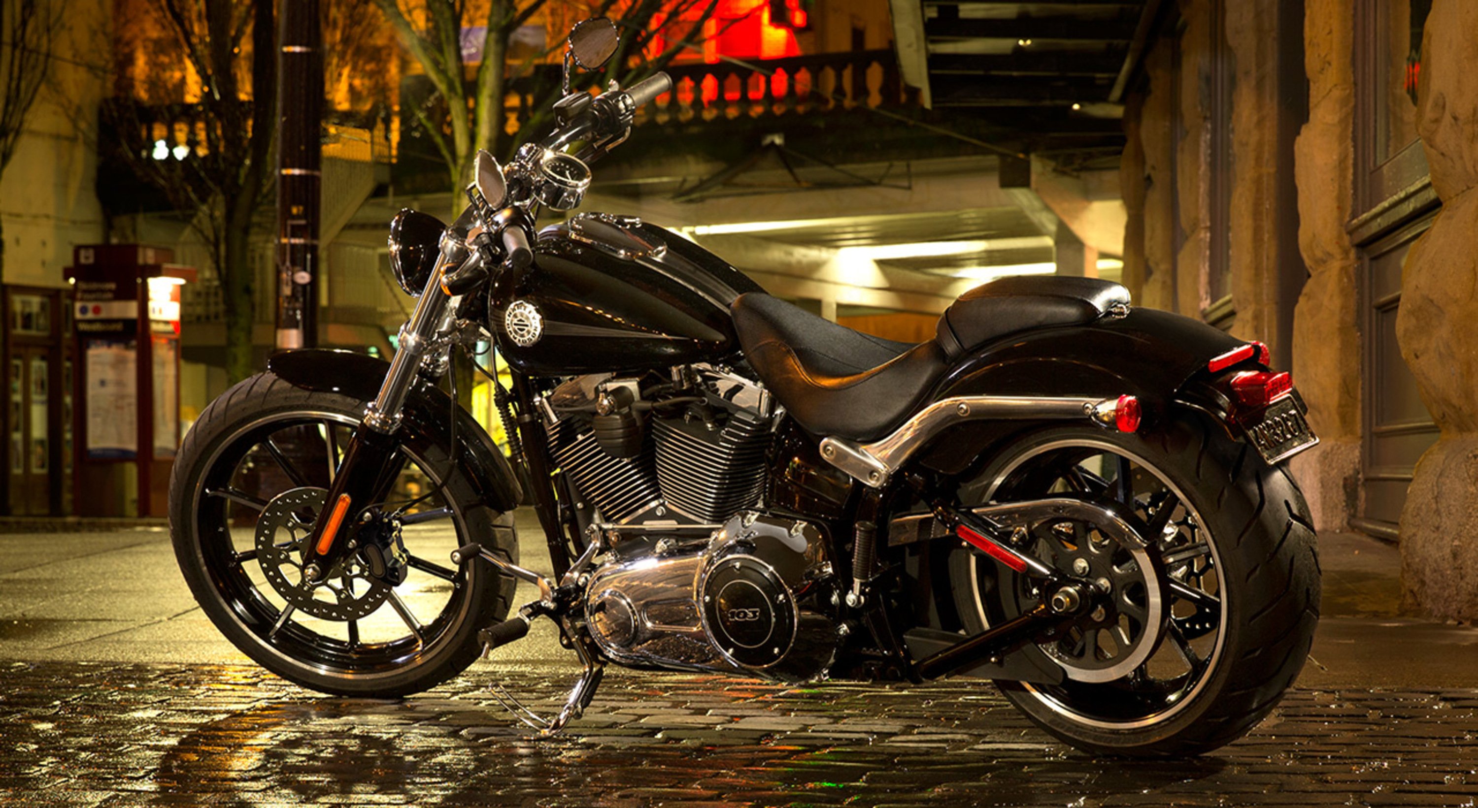 Harley-Davidson Softail 1690 Breakout (2013 - 17) - FXSB