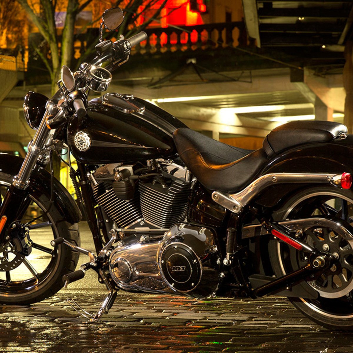 Harley-Davidson 1690 Breakout (2013 - 17) - FXSB