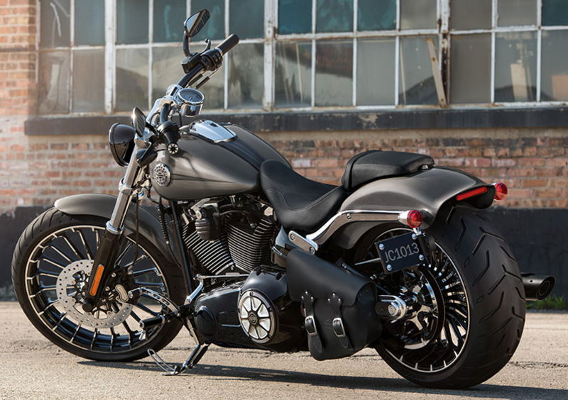 Harley-Davidson Softail 1690 Breakout (2013 - 17) - FXSB (2)