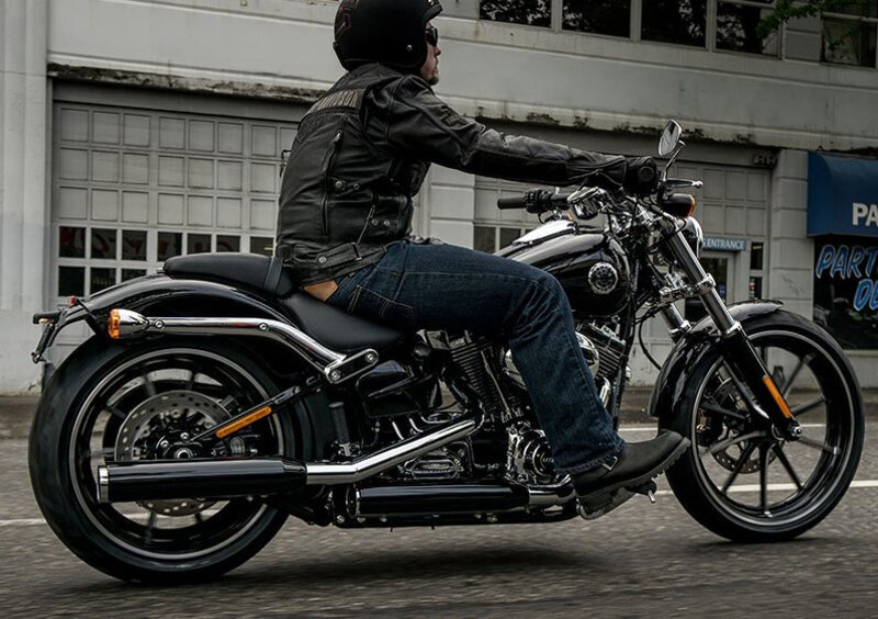 Harley-Davidson Softail 1690 Breakout (2013 - 17) - FXSB (13)