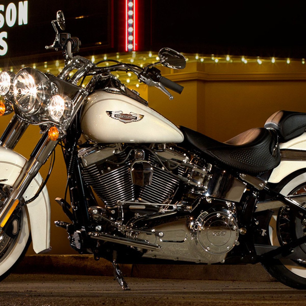 Harley-Davidson 1690 Deluxe ABS (2011 - 16) - FLSTN