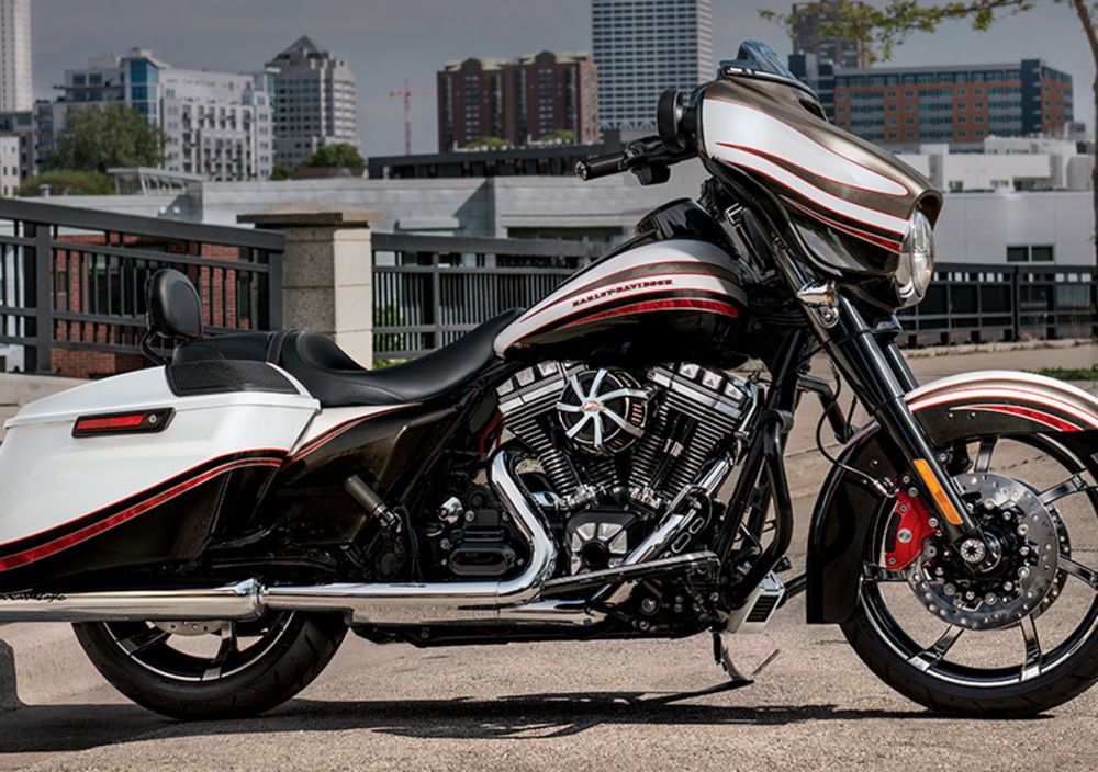 Harley-Davidson 1690 Street Glide Special (2014 - 16) - FLHX (5)