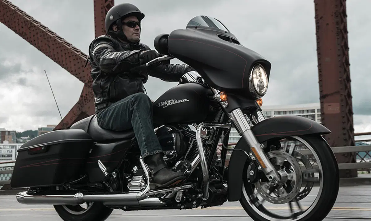Harley-Davidson Touring 1690 Street Glide Special (2014 - 16) - FLHX (9)