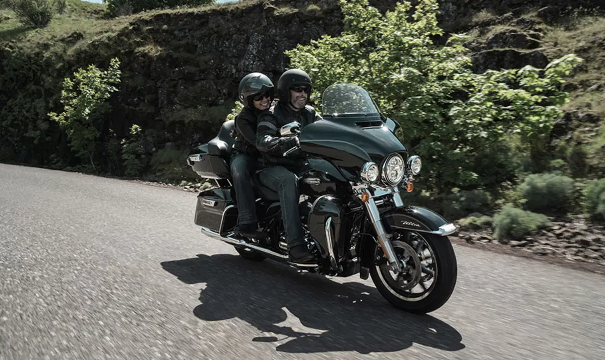 Harley-Davidson Touring 1690 Electra Glide Ultra Classic (2014 - 16) - FLHTCU (11)
