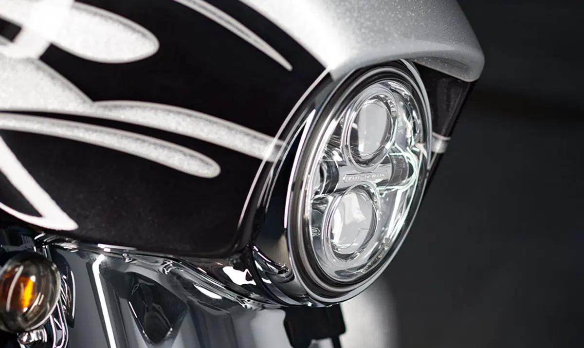 Harley-Davidson CVO - Custom Vehicle Operations 1800 Street Glide (2014 - 15) - FLHXSE (3)