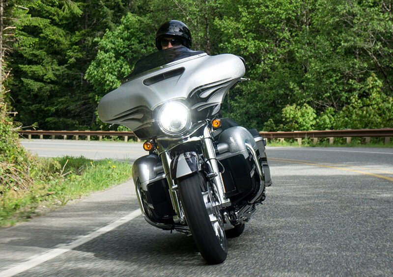 Harley-Davidson CVO - Custom Vehicle Operations 1800 Street Glide (2014 - 15) - FLHXSE (11)