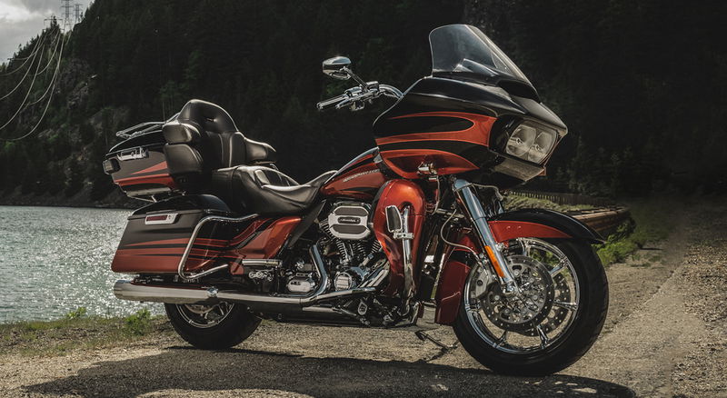 Harley-Davidson CVO - Custom Vehicle Operations 1800 Road Glide Ultra (2014 - 16) - FLTRUSE