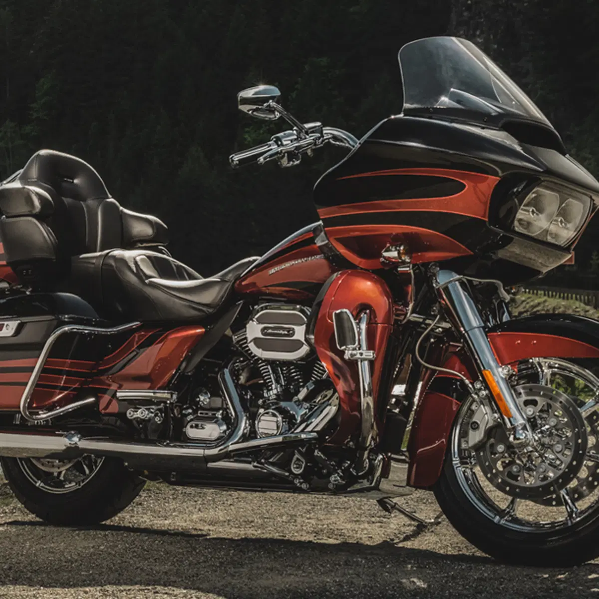 Harley-Davidson 1800 Road Glide Ultra (2014 - 16) - FLTRUSE