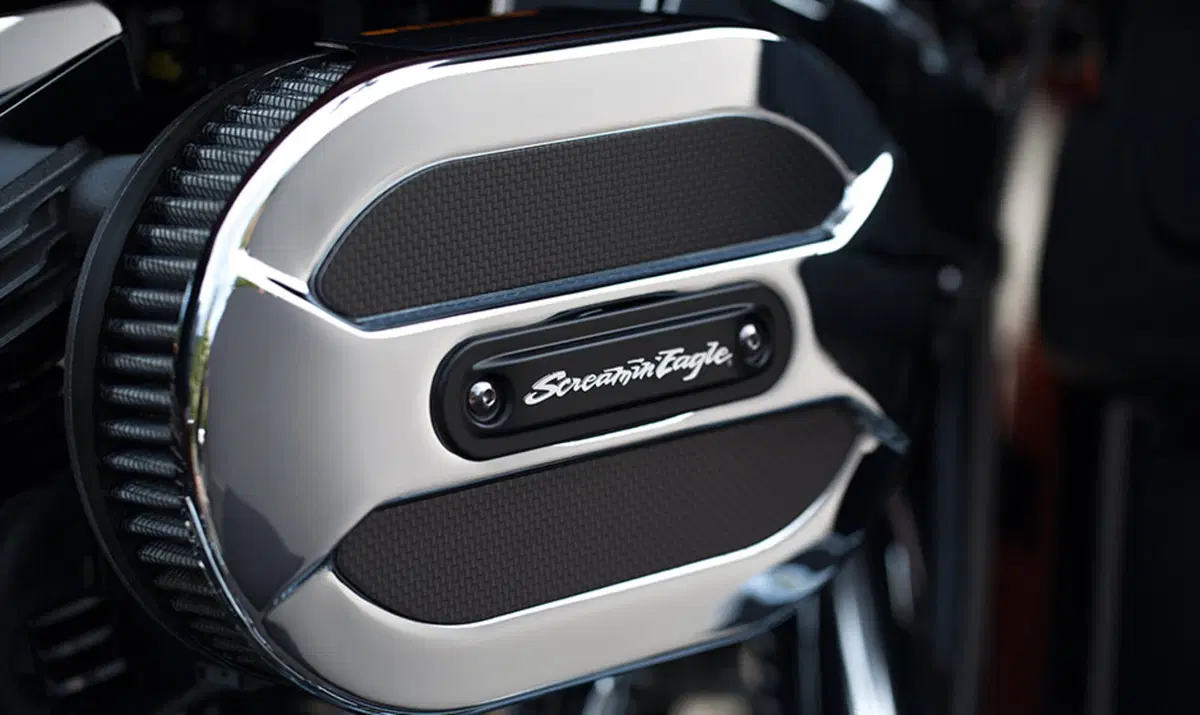 Harley-Davidson CVO - Custom Vehicle Operations 1800 Road Glide Ultra (2014 - 16) - FLTRUSE (7)