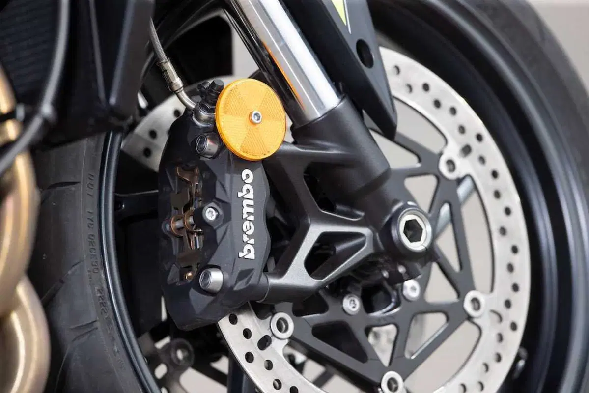 Triumph Street Triple R/RS: si è spenta la fiamma? (4)
