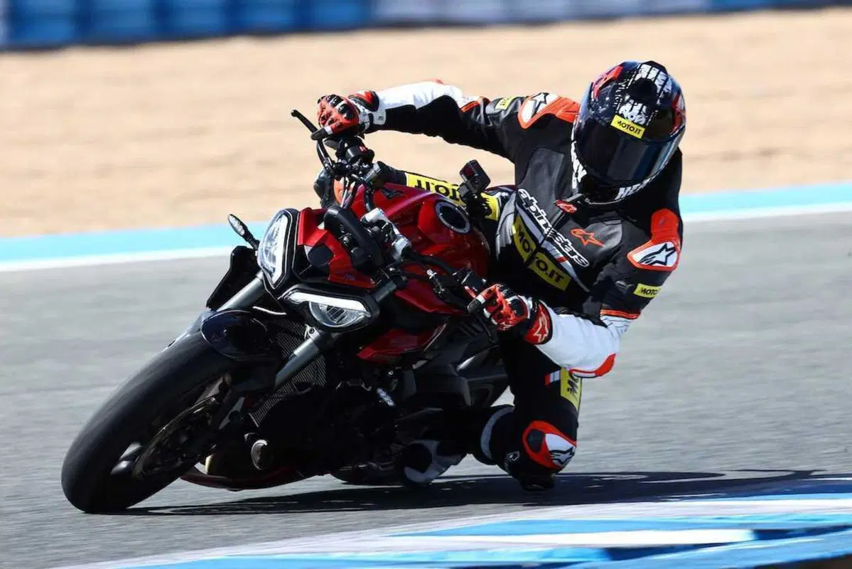 Triumph Street Triple R/RS: si è spenta la fiamma? (6)