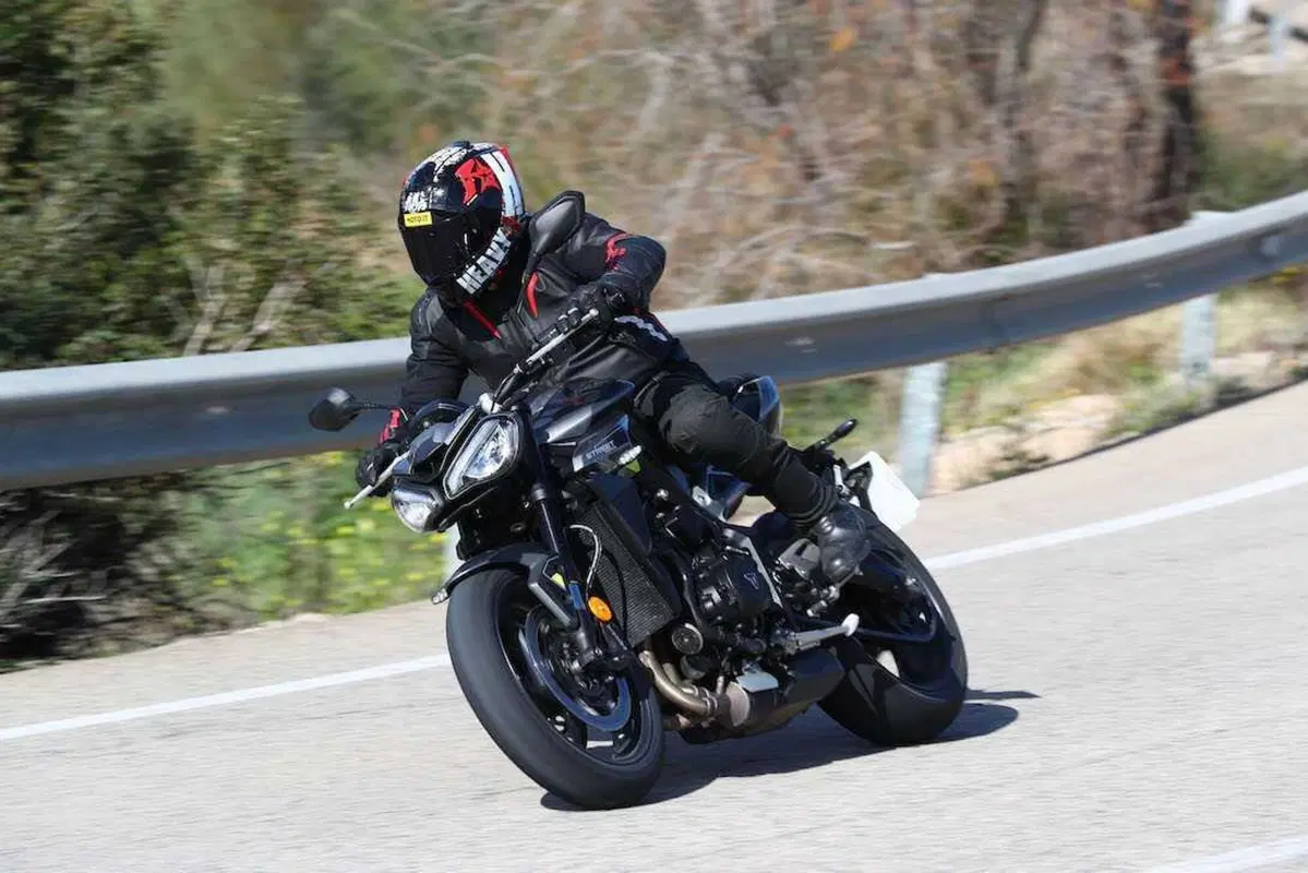Triumph Street Triple R/RS: si è spenta la fiamma? (9)