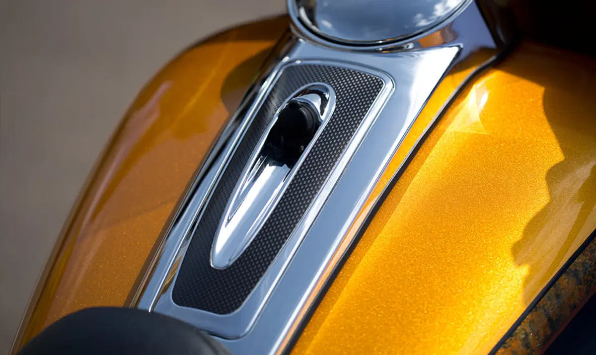 Harley-Davidson CVO - Custom Vehicle Operations 1800 Ultra Limited (2014 - 16) (4)