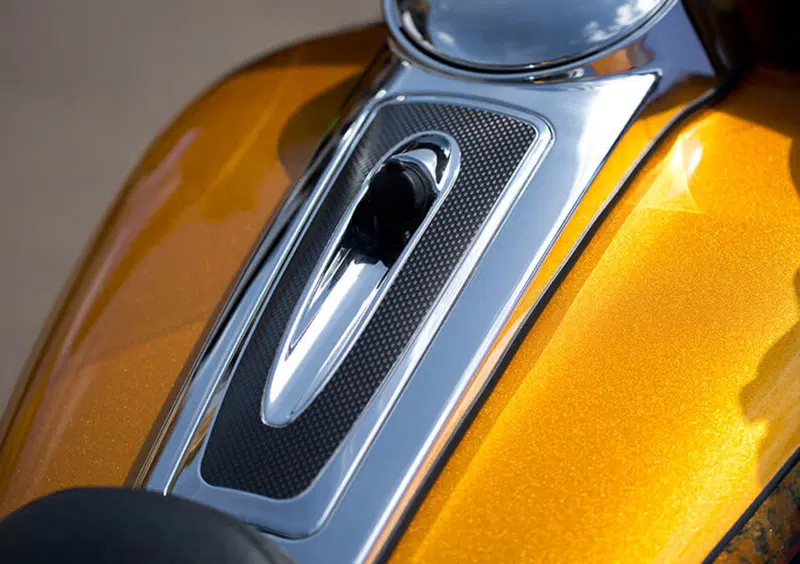 Harley-Davidson CVO - Custom Vehicle Operations 1800 Ultra Limited (2014 - 16) (4)
