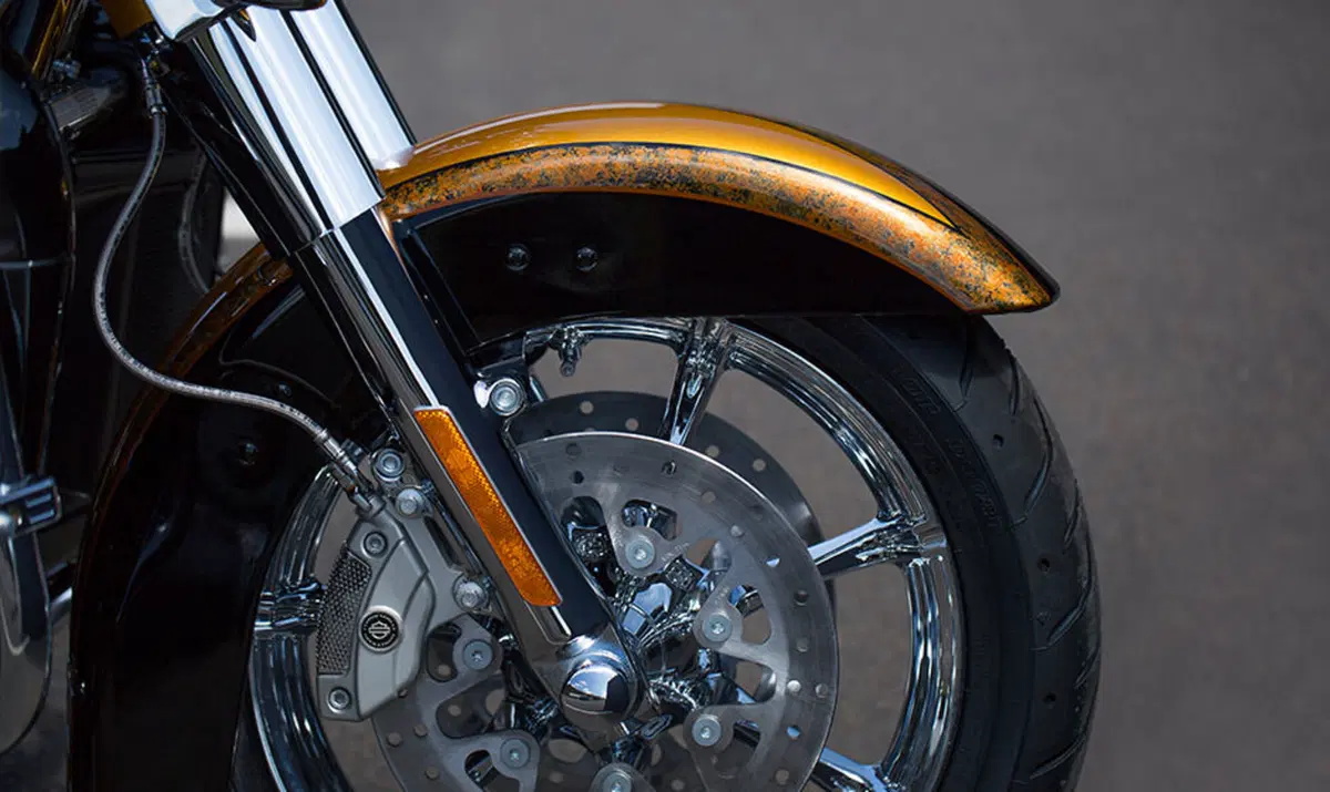 Harley-Davidson CVO - Custom Vehicle Operations 1800 Ultra Limited (2014 - 16) (5)