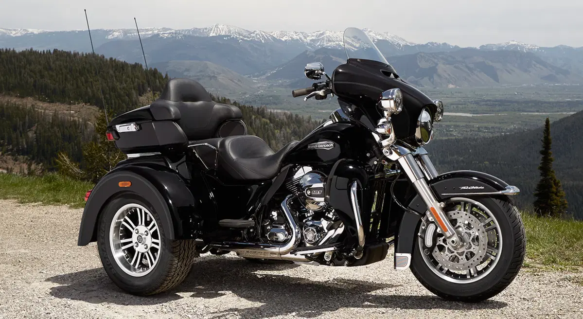 Harley-Davidson Trike 107 Tri Glide Ultra Classic (2014 - 15) - FLHTCUTG (2)