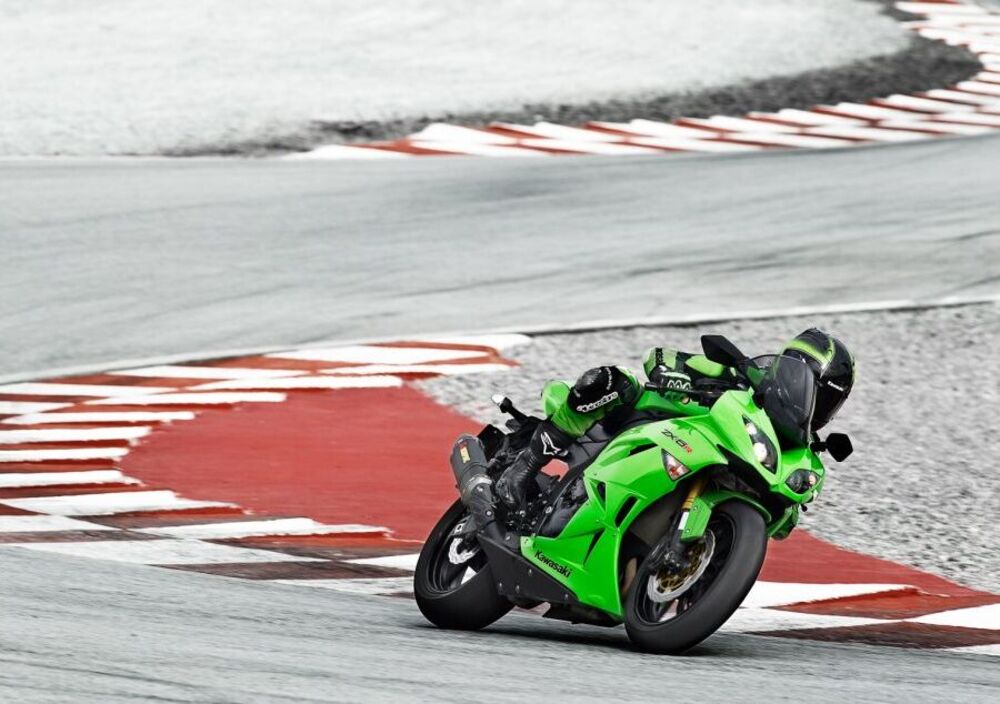 Kawasaki Ninja 600 ZX-6R (2009 - 16) (5)