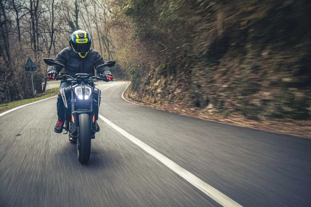 KTM 790 Duke 2023 TEST: torna e costa meno di 9.000 euro! Pro e contro dalla nostra prova (10)