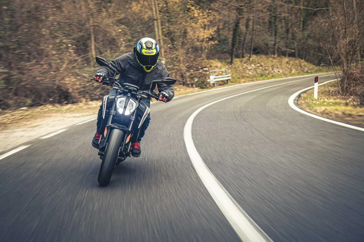 KTM 790 Duke 2023 TEST: torna e costa meno di 9.000 euro! Pro e contro dalla nostra prova (9)