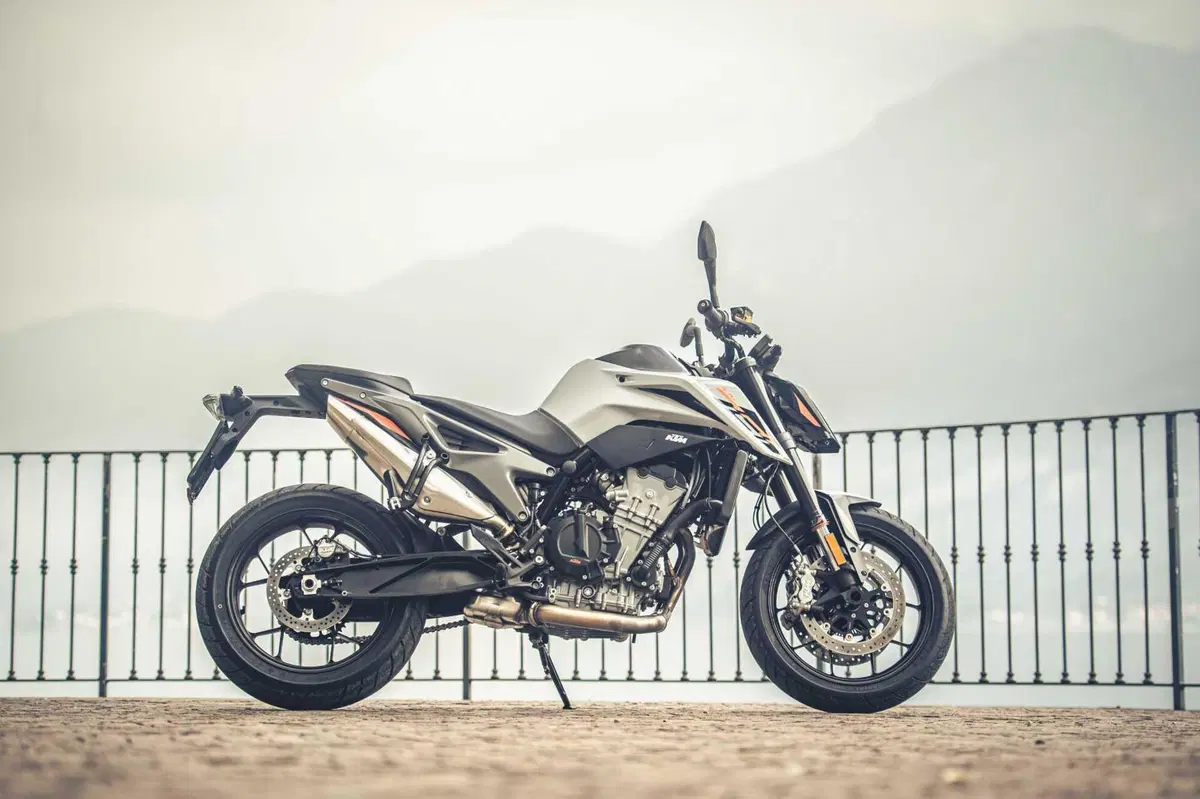 KTM 790 Duke 2023 TEST: torna e costa meno di 9.000 euro! Pro e contro dalla nostra prova (14)