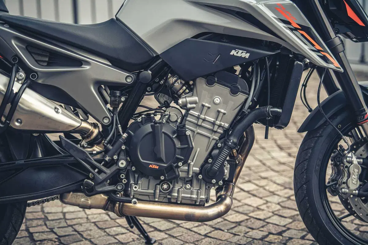 KTM 790 Duke 2023 TEST: torna e costa meno di 9.000 euro! Pro e contro dalla nostra prova (19)