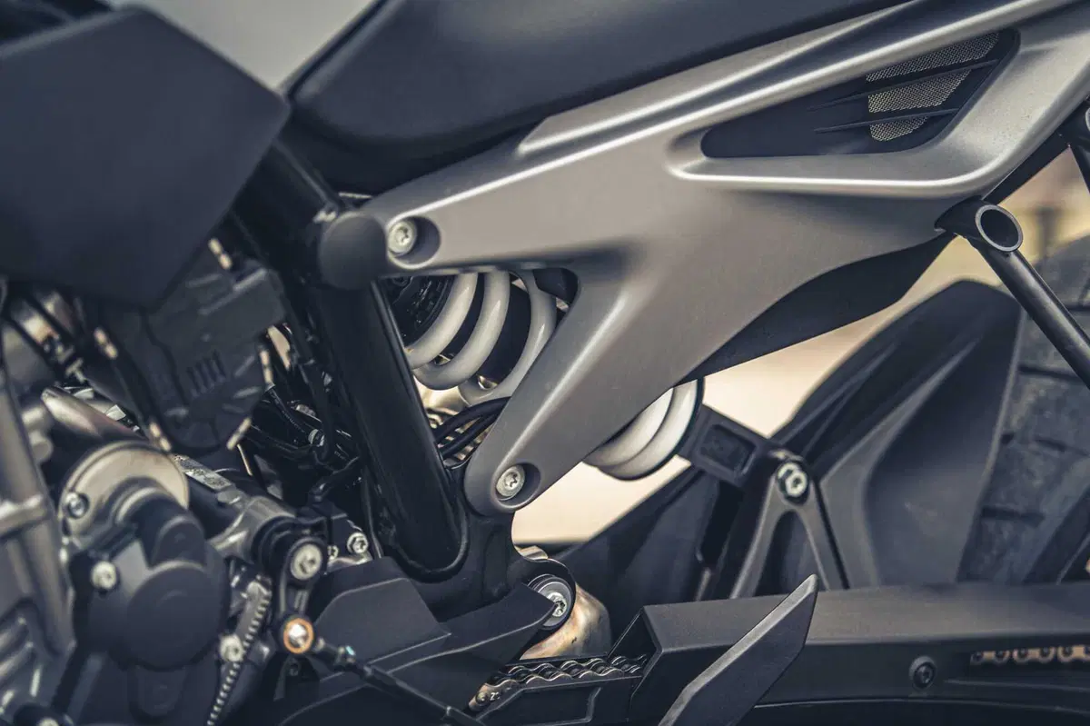 KTM 790 Duke 2023 TEST: torna e costa meno di 9.000 euro! Pro e contro dalla nostra prova (21)