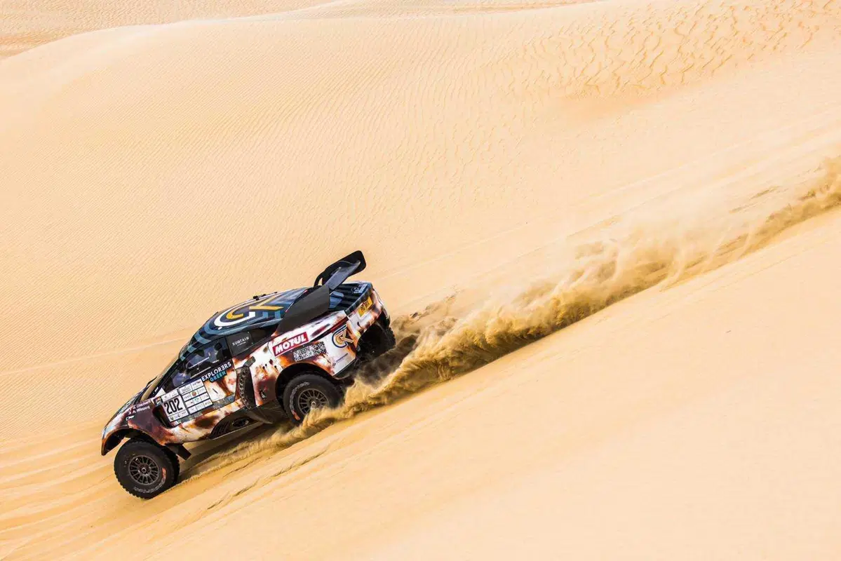 ADDC23. Tappa 1. Quintanilla, Honda, e Al-Attiyah, Toyota, Bis (11)