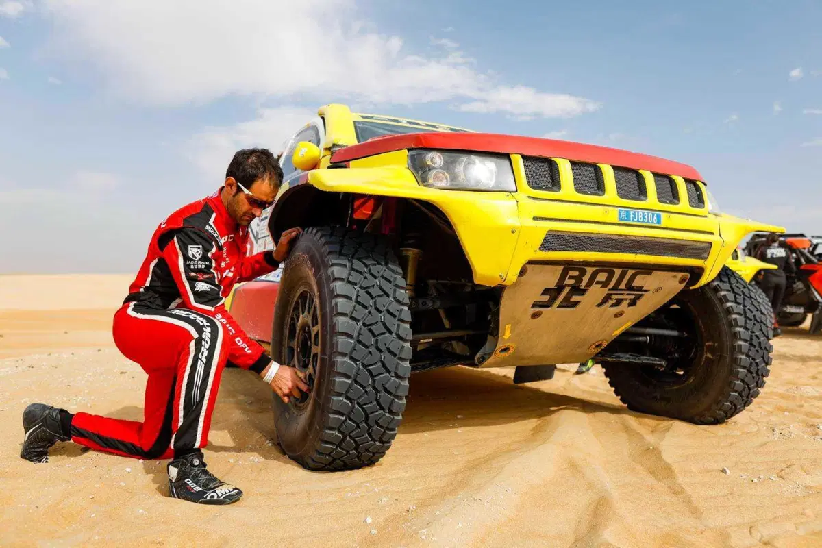 ADDC23. Tappa 1. Quintanilla, Honda, e Al-Attiyah, Toyota, Bis (14)