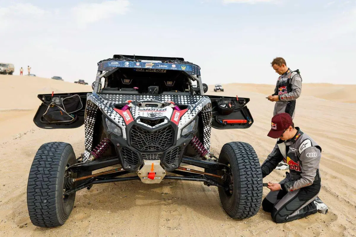 ADDC23. Tappa 1. Quintanilla, Honda, e Al-Attiyah, Toyota, Bis (17)
