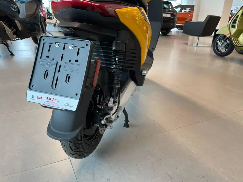 Piaggio 1 Active PMP (2022 - 23) (14)