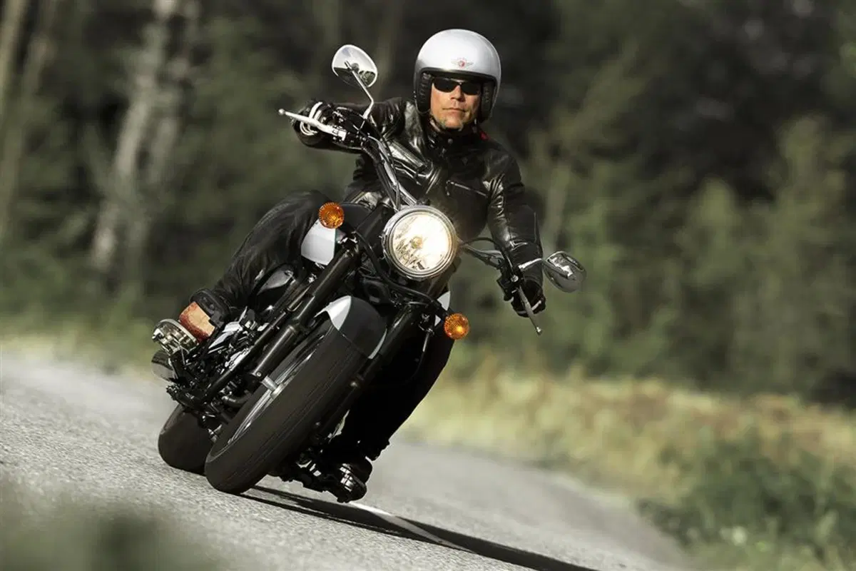 Kawasaki Vulcan VN 900 Vulcan VN 900 Classic SE (2011 - 16) (2)
