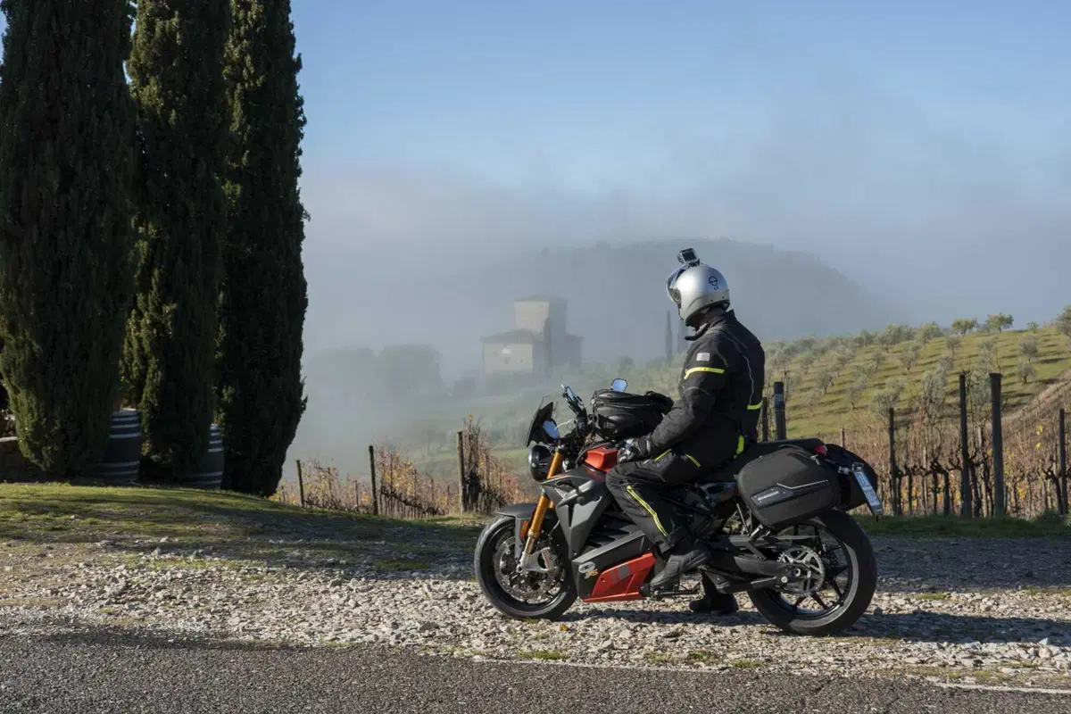 Mettiamo in MOTO l’E-mobility! (9)