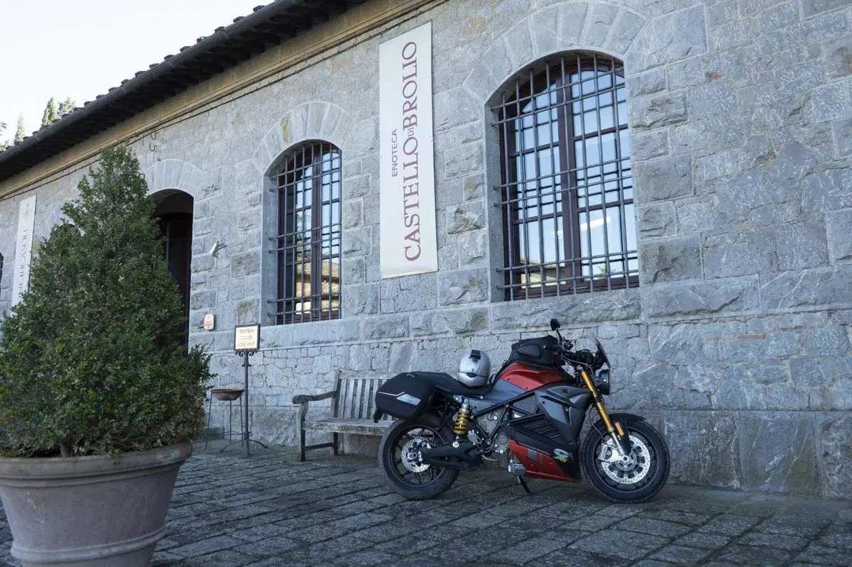 Mettiamo in MOTO l’E-mobility! (21)