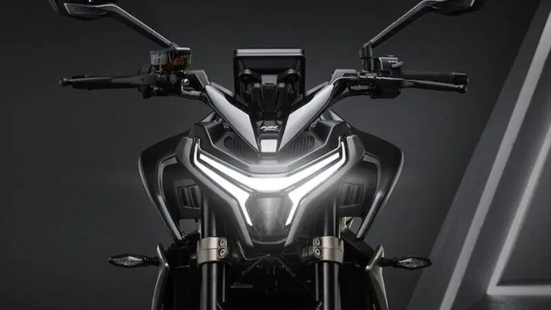 CFMOTO 800NK: in arrivo due versioni. Ecco i prezzi
