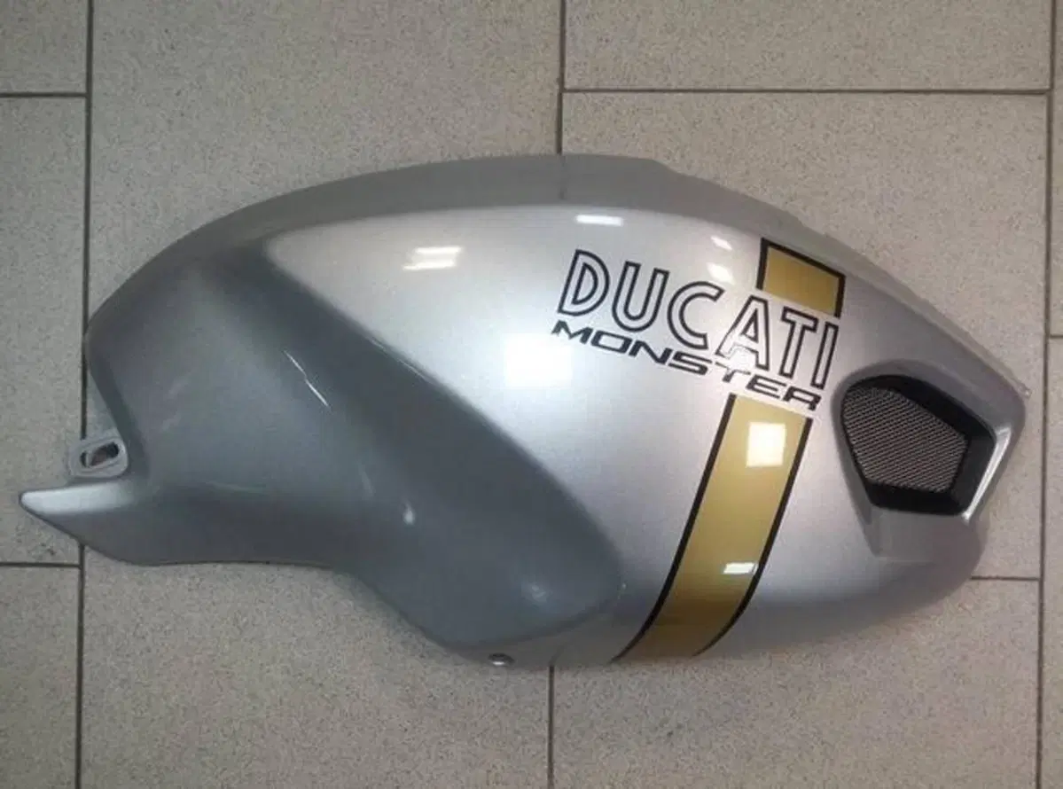 Cover serbatoio dx Monster Ducati (5)