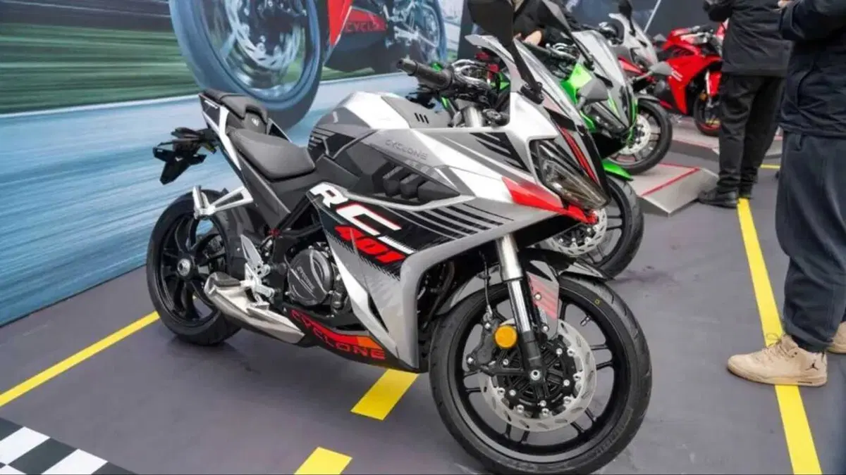 Anche Zongshen mette il monobraccio sulla RC 401 R (4)